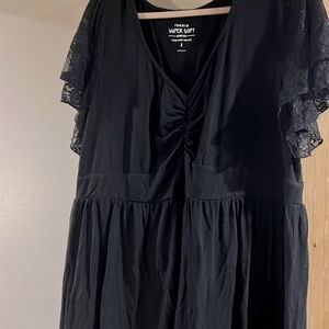Like New Torrid Babydoll Top, Lace Sleeves, Size 2, Super Soft Knit, Cinched